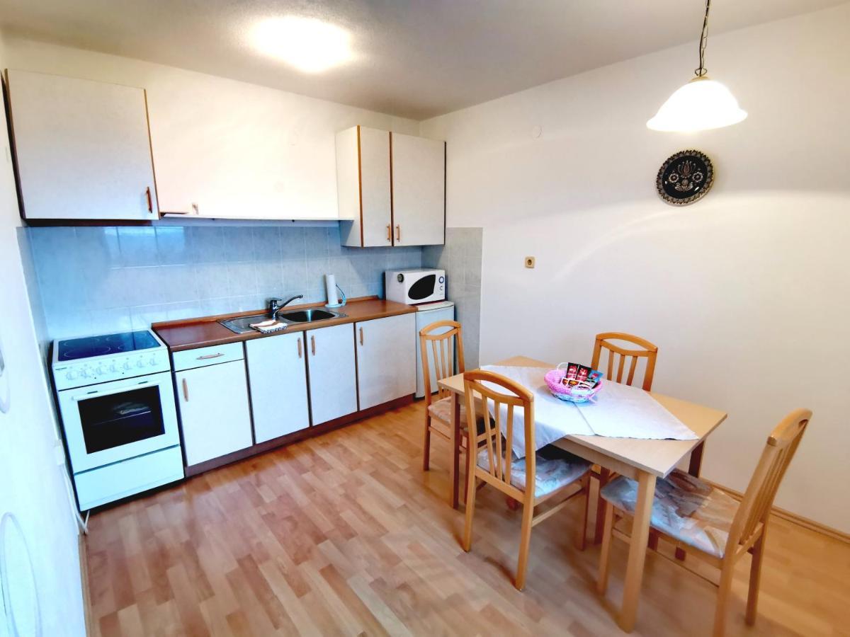 Domacija Za Robom Apartamento Cerkno Exterior foto