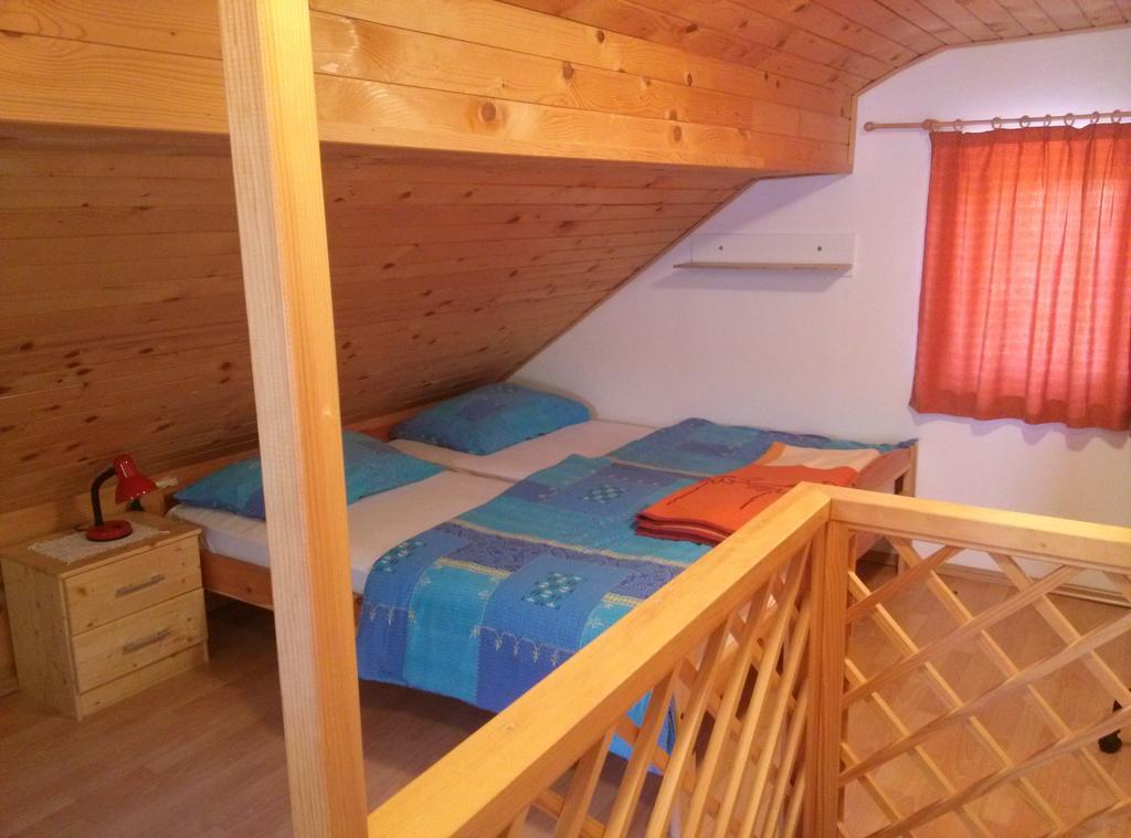 Domacija Za Robom Apartamento Cerkno Exterior foto